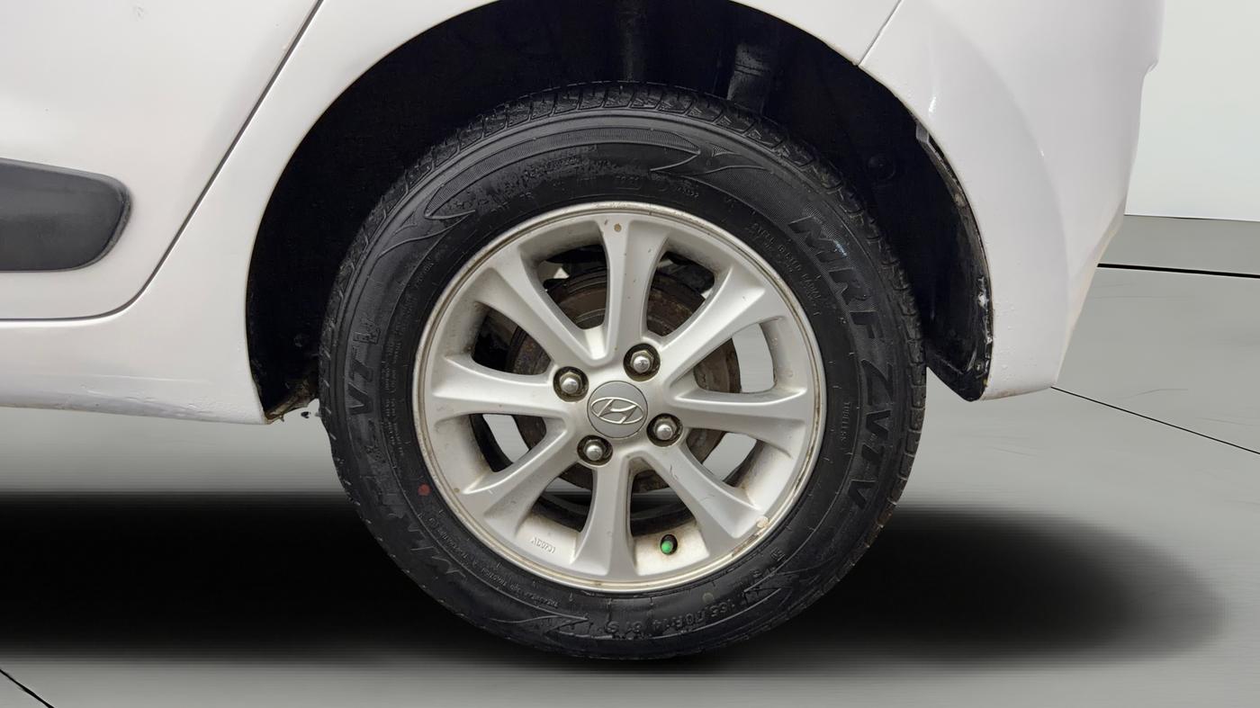 2014 Hyundai Grand i10 ASTA AT 1.2 KAPPA VTVT, CNG, Automatic, 44,971 km, Left Rear Wheel