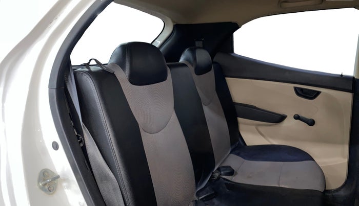 2016 Hyundai Eon MAGNA +, Petrol, Manual, 89,786 km, Right Side Rear Door Cabin