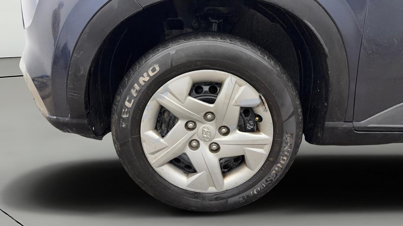 2022 Hyundai VENUE S 1.2, Petrol, Manual, 73,770 km, Left Front Wheel