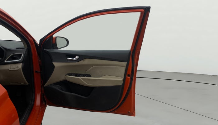 2017 Hyundai Verna 1.6 CRDI SX + AT, Diesel, Automatic, 84,837 km, RHS Front Door