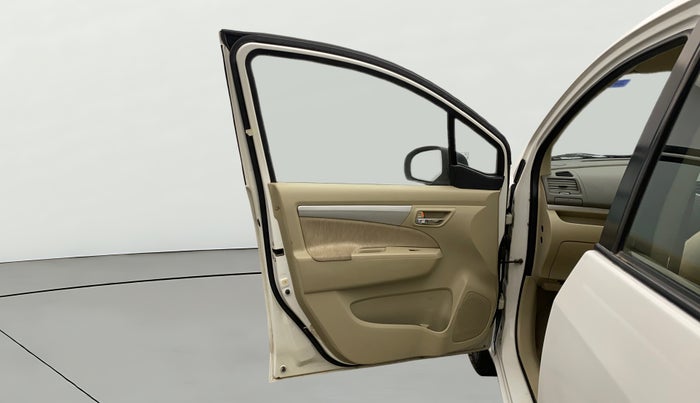 2015 Maruti Ertiga VXI, CNG, Manual, 70,614 km, LHS Front Door