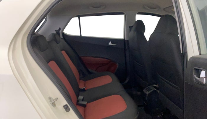 2016 Hyundai Grand i10 1.2 SPORTZ PRIME EDITION VTVT, Petrol, Manual, 68,812 km, Right Side Rear Door Cabin