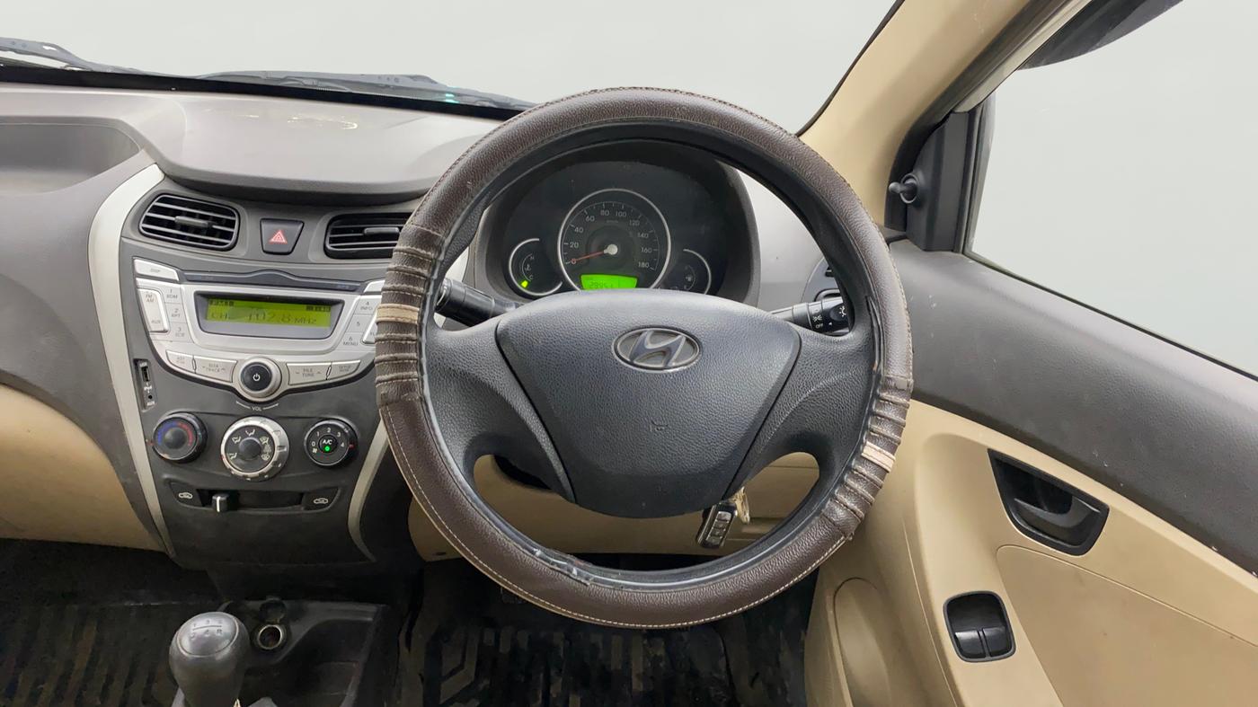 2017 Hyundai Eon MAGNA +, Petrol, Manual, 29,910 km, Steering Wheel Close Up