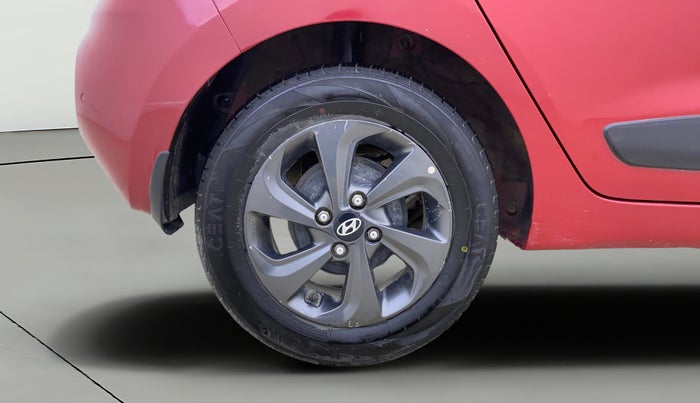 2018 Hyundai Grand i10 SPORTZ 1.2 KAPPA VTVT DUAL TONE, Petrol, Manual, 53,108 km, Right Rear Wheel