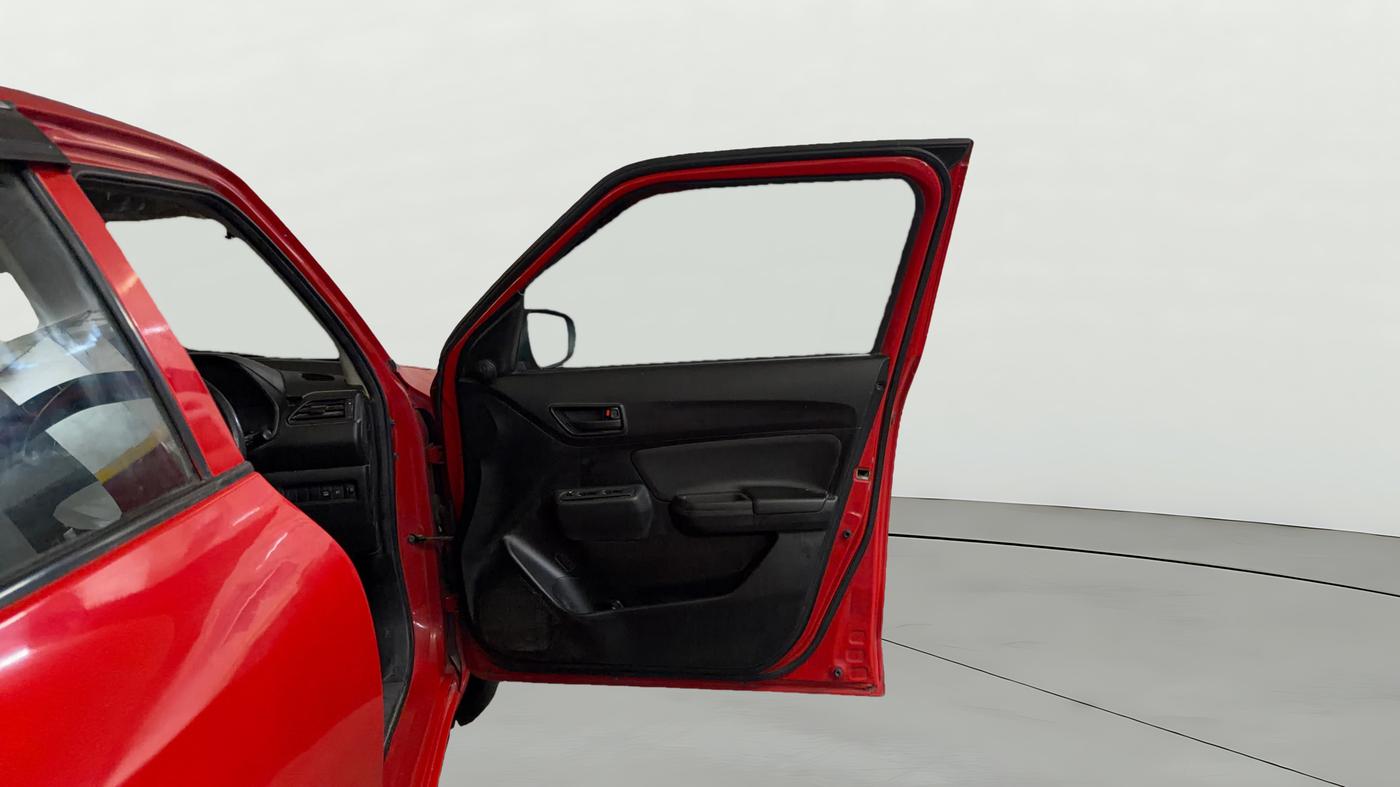 2020 Maruti Swift LXI, Petrol, Manual, 78,290 km, RHS Front Door