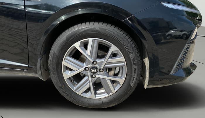 2023 Hyundai Verna SX(O) 1.5 MPI IVT , Petrol, Automatic, 64,606 km, Right Front Wheel