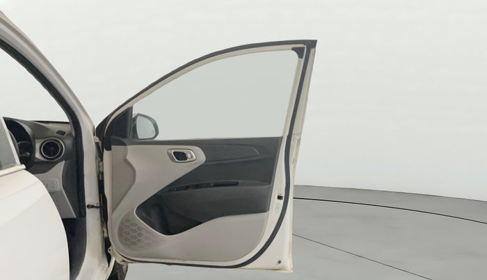 2022 Hyundai GRAND I10 NIOS SPORTZ 1.2 KAPPA VTVT CNG, CNG, Manual, 77,979 km, RHS Front Door