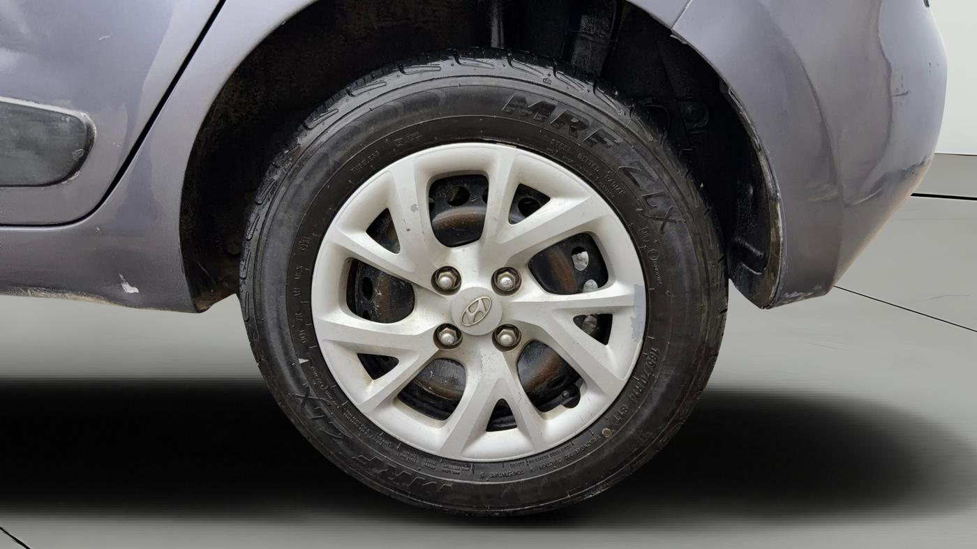 2018 Hyundai Grand i10 MAGNA AT 1.2 KAPPA VTVT, Petrol, Automatic, 47,108 km, Left Rear Wheel