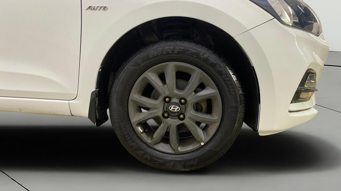 2019 Hyundai Elite i20 SPORTZ PLUS  1.2 CVT, Petrol, Automatic, 39,850 km, Right Front Wheel