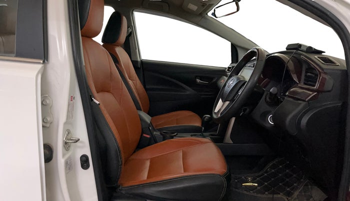 2022 Toyota Innova Crysta 2.7 GX AT 7 STR, Petrol, Automatic, 37,081 km, Right Side Front Door Cabin