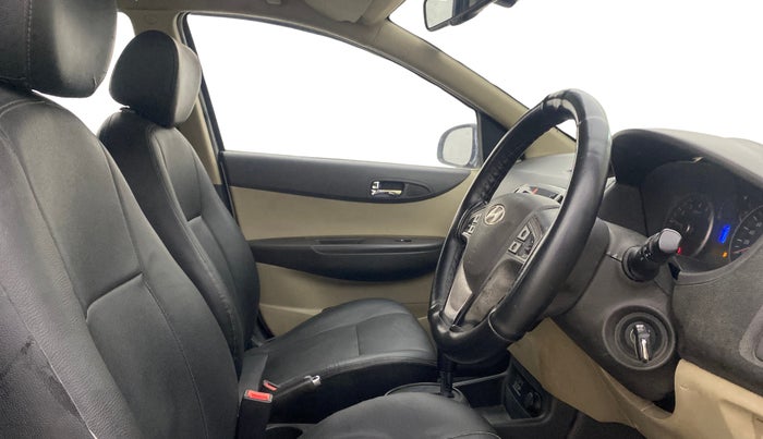 2012 Hyundai i20 SPORTZ 1.4 AT, Petrol, Automatic, 1,03,918 km, Right Side Front Door Cabin