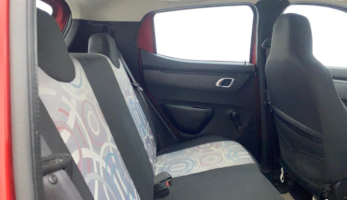 2018 Renault Kwid RXT 1.0 AMT, Petrol, Automatic, 28,067 km, Right Side Rear Door Cabin