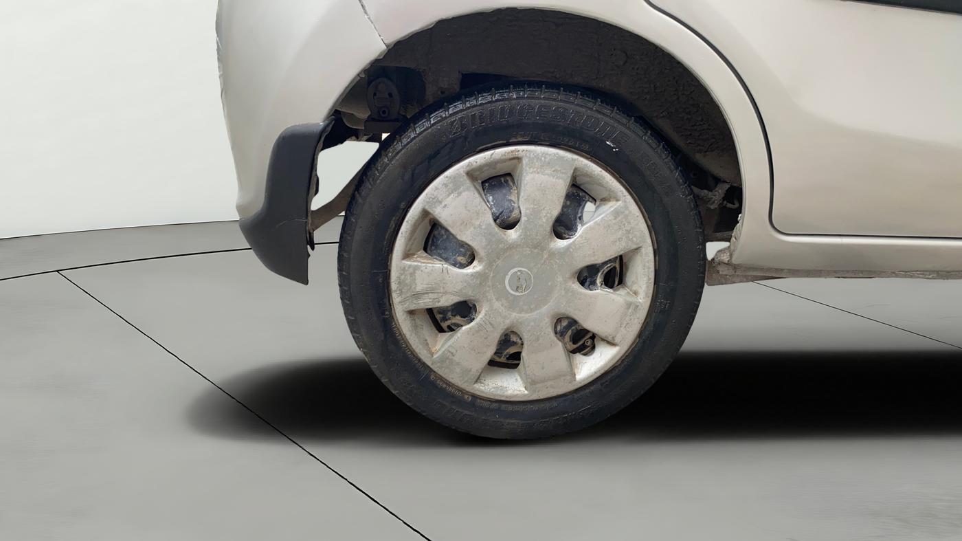 2016 Maruti Alto K10 VXI, Petrol, Manual, 67,974 km, Right Rear Wheel