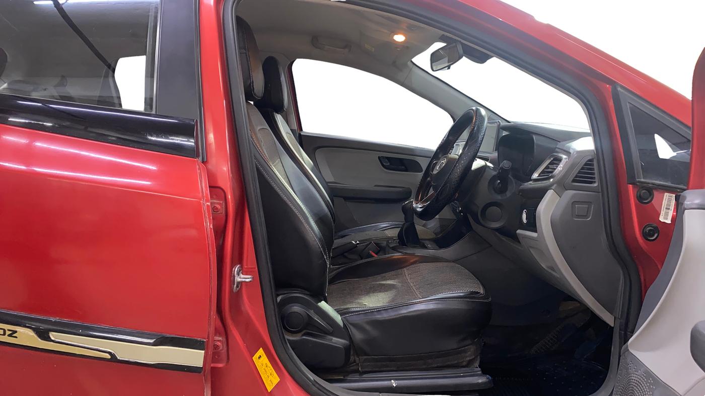 2020 Tata ALTROZ XT PETROL, Petrol, Manual, 68,396 km, Right Side Front Door Cabin