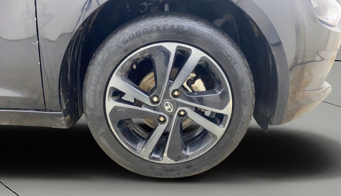 2023 Tata ALTROZ XZA PLUS DARK EDTION, Petrol, Automatic, 22,533 km, Right Front Wheel