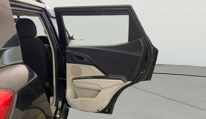 2023 Mahindra XUV300 W4 1.2 PETROL, Petrol, Manual, 24,358 km, RHS Rear Door