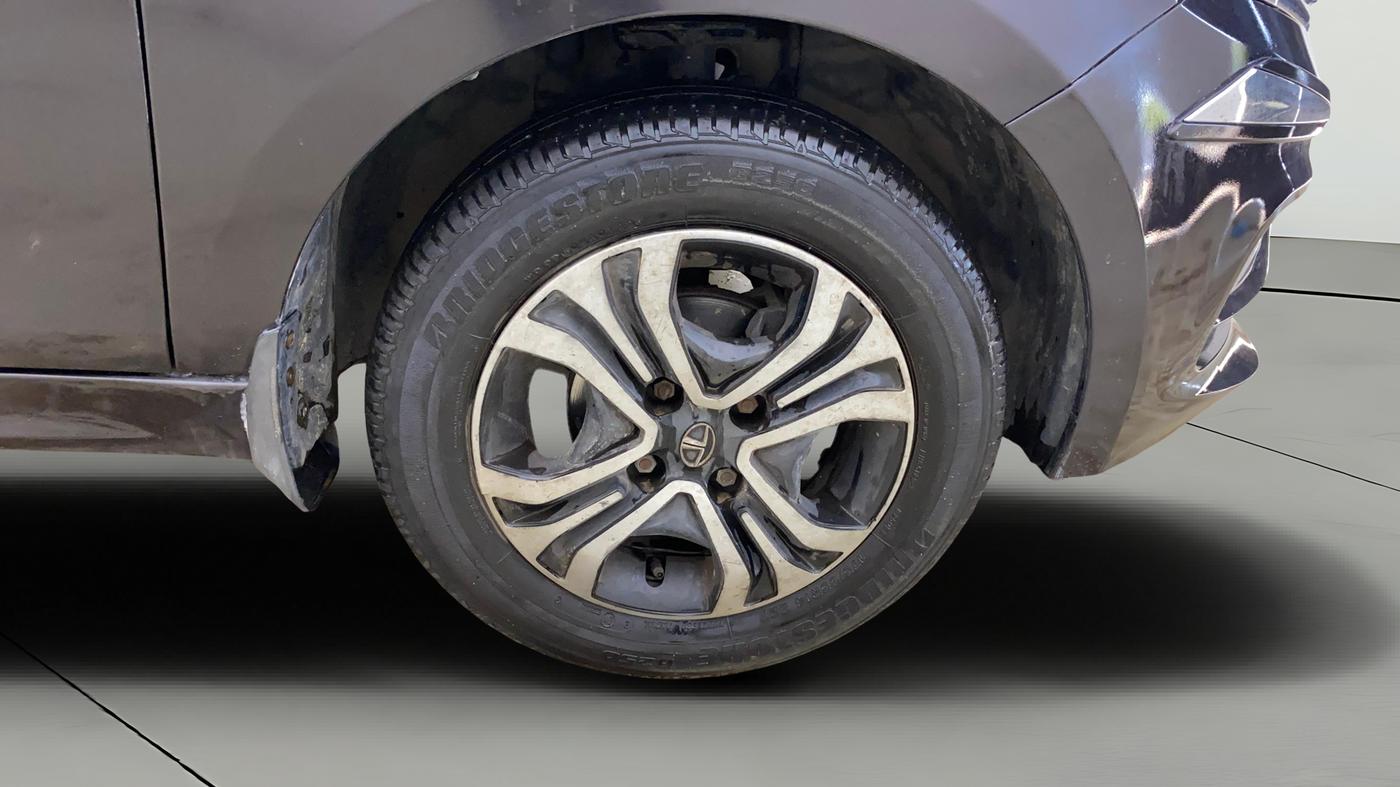 2022 Tata Tiago XZ PLUS CNG, CNG, Manual, 85,548 km, Right Front Wheel