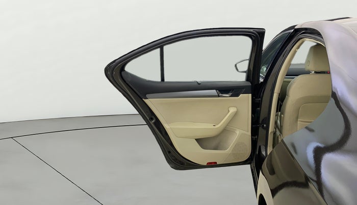 2018 Skoda Superb STYLE 1.8 TSI AT, Petrol, Automatic, 77,436 km, LHS Rear Door