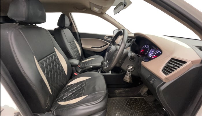 2018 Hyundai Elite i20 MAGNA EXECUTIVE 1.2, Petrol, Manual, 38,151 km, Right Side Front Door Cabin