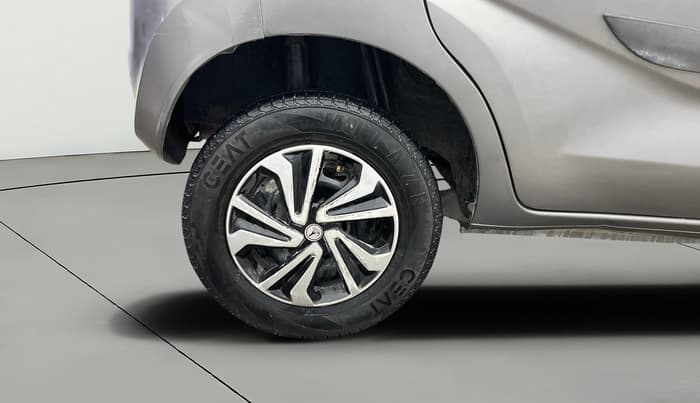 2017 Datsun Redi Go T (O), Petrol, Manual, 63,869 km, Right Rear Wheel