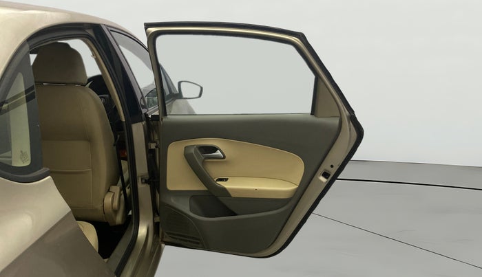 2015 Volkswagen Vento HIGHLINE 1.6 MPI, Petrol, Manual, 1,27,839 km, RHS Rear Door