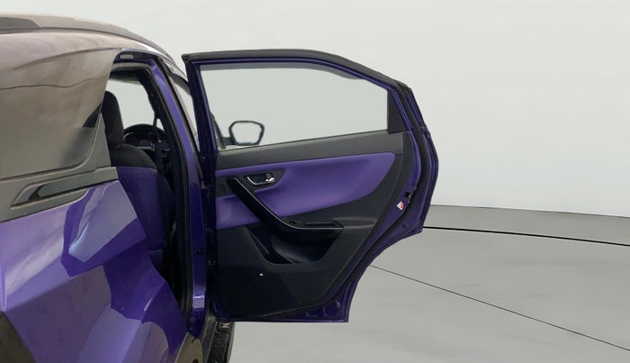 2023 Tata NEXON FEARLESS + SUNROOF DCA DUAL TONE 1.2 PETROL, Petrol, Automatic, 33,711 km, RHS Rear Door