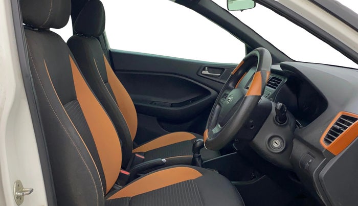 2017 Hyundai Elite i20 ASTA 1.2 DUAL TONE, Petrol, Manual, 31,134 km, Right Side Front Door Cabin