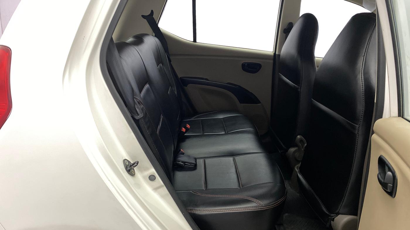 2015 Hyundai i10 MAGNA 1.1, Petrol, Manual, 77,729 km, Right Side Rear Door Cabin