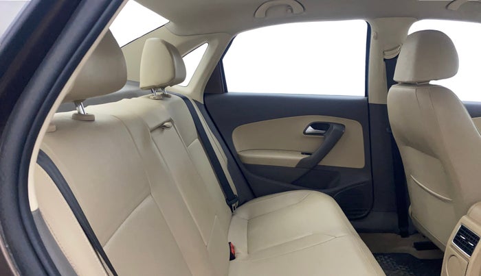 2015 Volkswagen Vento HIGHLINE 1.6 MPI, Petrol, Manual, 98,835 km, Right Side Rear Door Cabin