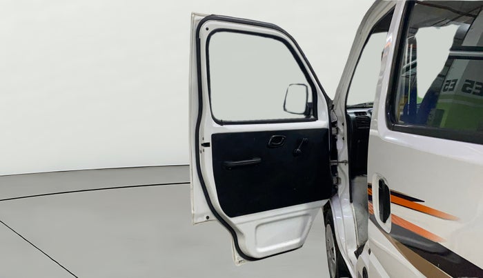 2022 Maruti Eeco 5 STR AC CNG (O), CNG, Manual, 70,838 km, LHS Front Door