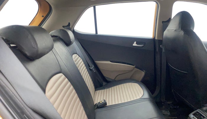 2015 Hyundai Grand i10 ASTA (O) 1.2 KAPPA VTVT, Petrol, Manual, 20,489 km, Right Side Rear Door Cabin