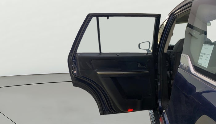 2018 Tata Hexa XTA 4X2 7 STR, Diesel, Automatic, 87,989 km, LHS Rear Door