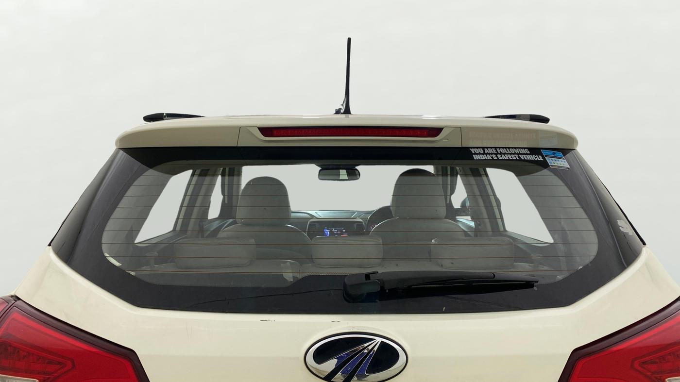 2022 Mahindra XUV300 W8 (O) 1.5 DIESEL, Diesel, Manual, 1,47,204 km, Rear Windshield