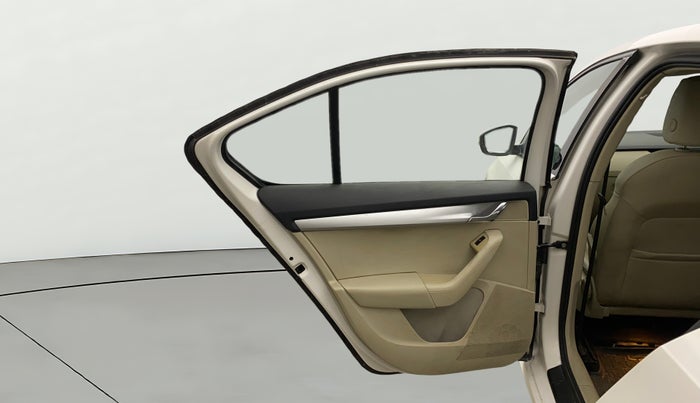 2019 Skoda Octavia STYLE 1.4 TSI, Petrol, Manual, 1,07,904 km, LHS Rear Door