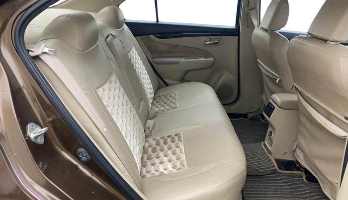 2016 Maruti Ciaz VXI+, Petrol, Manual, 1,34,667 km, Right Side Rear Door Cabin