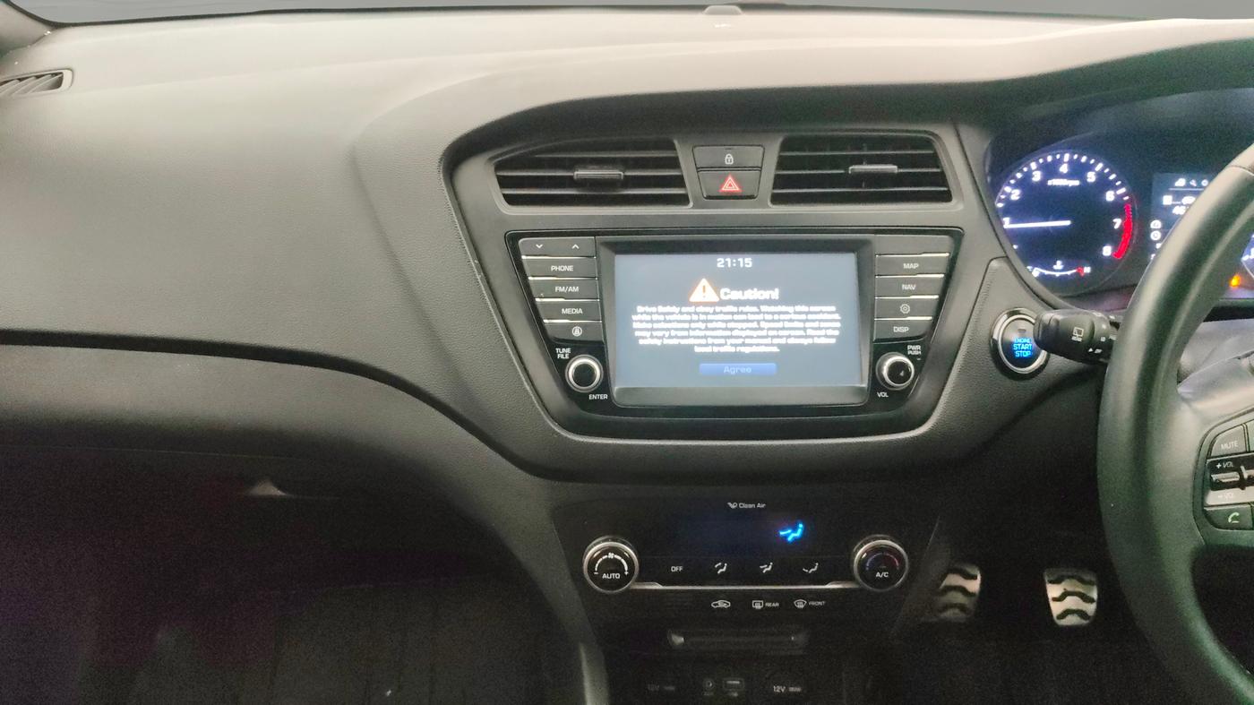 2017 Hyundai i20 Active 1.2 SX, Petrol, Manual, 60,992 km, Air Conditioner