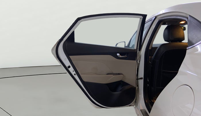 2018 Hyundai Verna 1.6 CRDI SX, Diesel, Manual, 1,20,885 km, LHS Rear Door