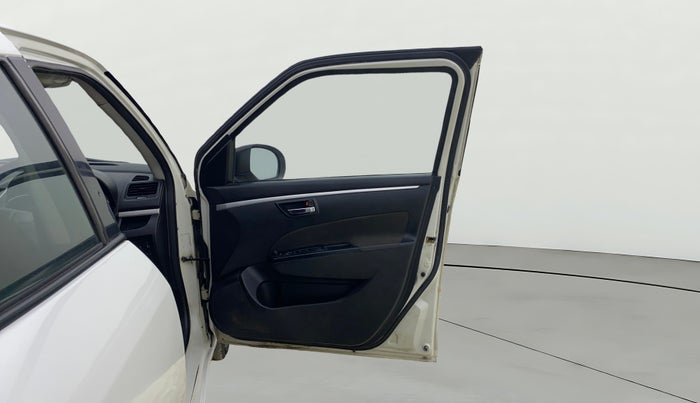 2015 Maruti Swift VXI, Petrol, Manual, 50,857 km, RHS Front Door