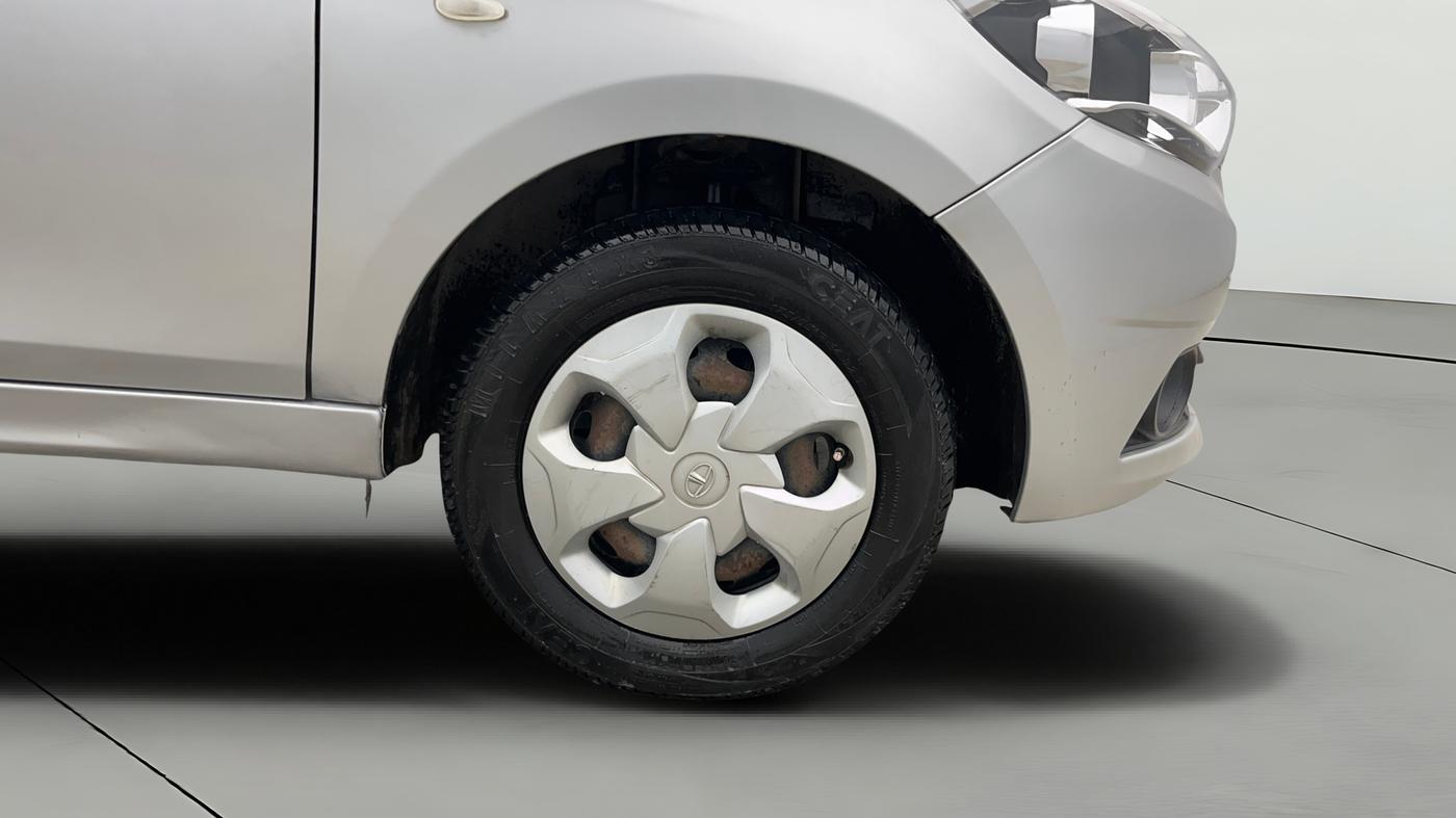 2018 Tata Tiago XT PETROL, Petrol, Manual, 75 km, Right Front Wheel