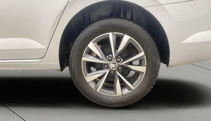 2023 Skoda SLAVIA STYLE 1.0L TSI MT, Petrol, Manual, 17,644 km, Left Rear Wheel