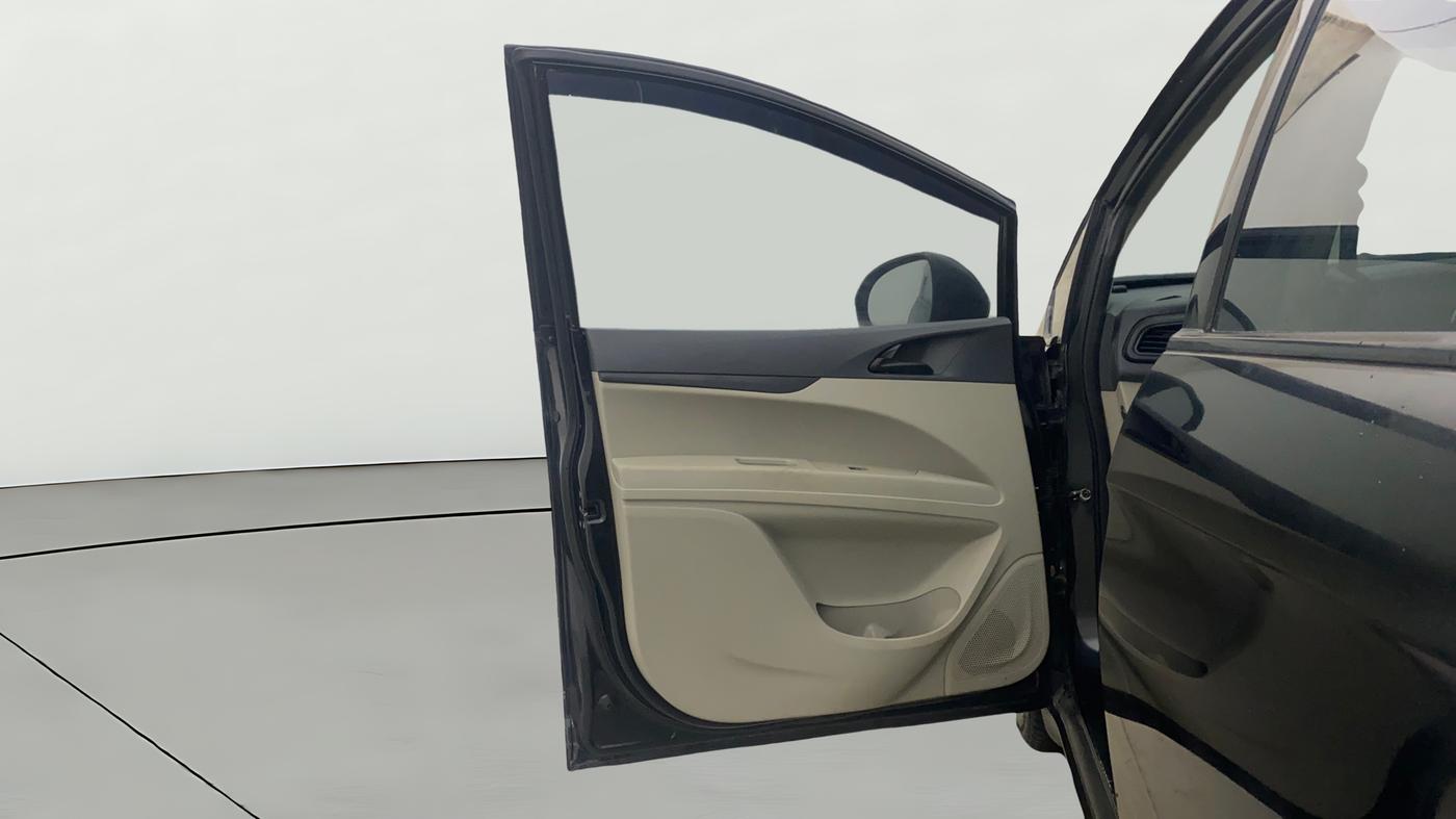 2018 Mahindra MARAZZO M2 7STR, Diesel, Manual, 1,13,503 km, LHS Front Door