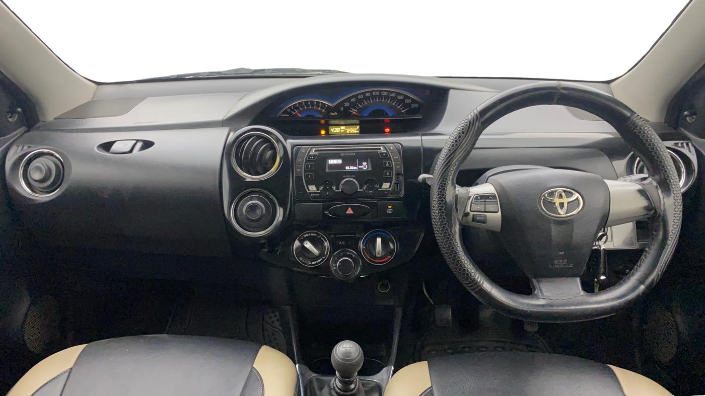 2014 Toyota Etios CROSS 1.4 VD, Diesel, Manual, 1,27,530 km, Dashboard