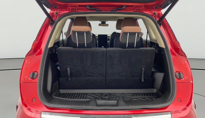 2023 MG HECTOR PLUS SHARP PRO 1.5 TURBO MT 6 STR, Petrol, Manual, 16,692 km, Boot Open Zoomed View
