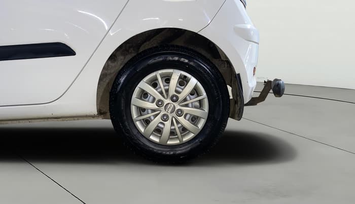 2016 Hyundai i10 MAGNA 1.1, Petrol, Manual, 9,979 km, Left Rear Wheel