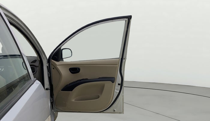 2016 Hyundai i10 MAGNA 1.1, CNG, Manual, 93,408 km, RHS Front Door