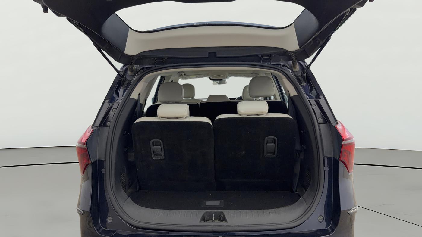 2025 Mahindra XUV700 AX 7 P AT 7 STR, Petrol, Automatic, 10,922 km, Boot Open Zoomed View