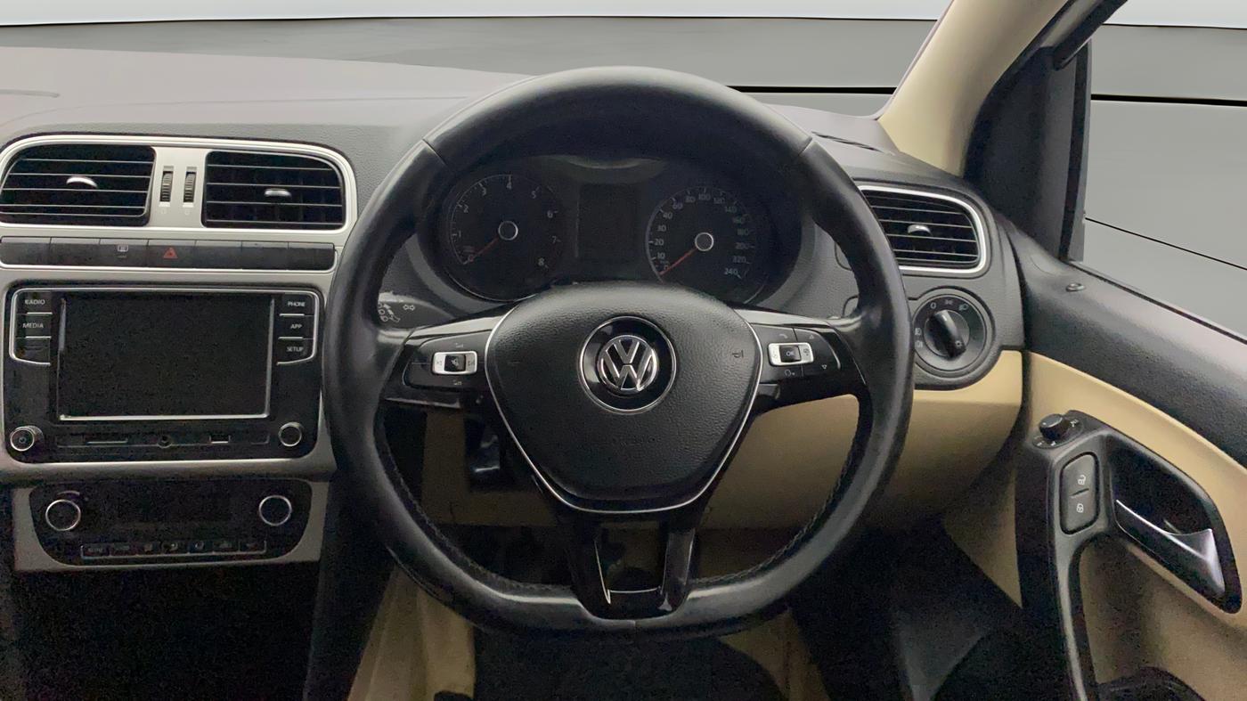 2018 Volkswagen Ameo HIGHLINE PLUS 1.0L 16 ALLOY, Petrol, Manual, 1,14,793 km, Steering Wheel Close Up
