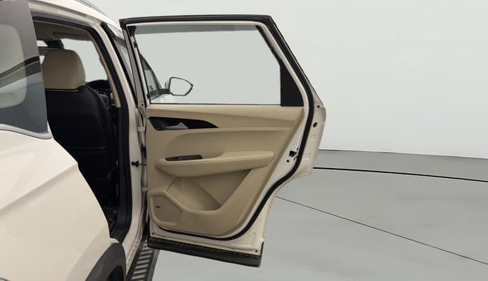 2021 MG HECTOR SHARP 1.5 PETROL CVT, Petrol, Automatic, 44,428 km, RHS Rear Door