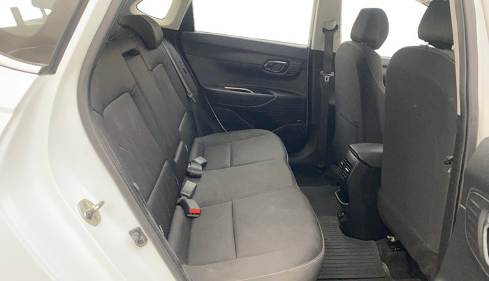 2022 Hyundai NEW I20 ASTA (O) 1.2 AT, Petrol, Automatic, 72,207 km, Right Side Rear Door Cabin