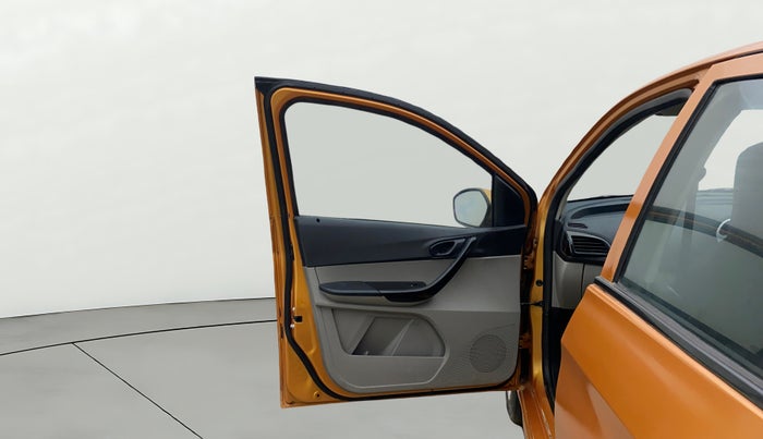 2017 Tata Tiago XT PETROL, Petrol, Manual, 94,455 km, LHS Front Door